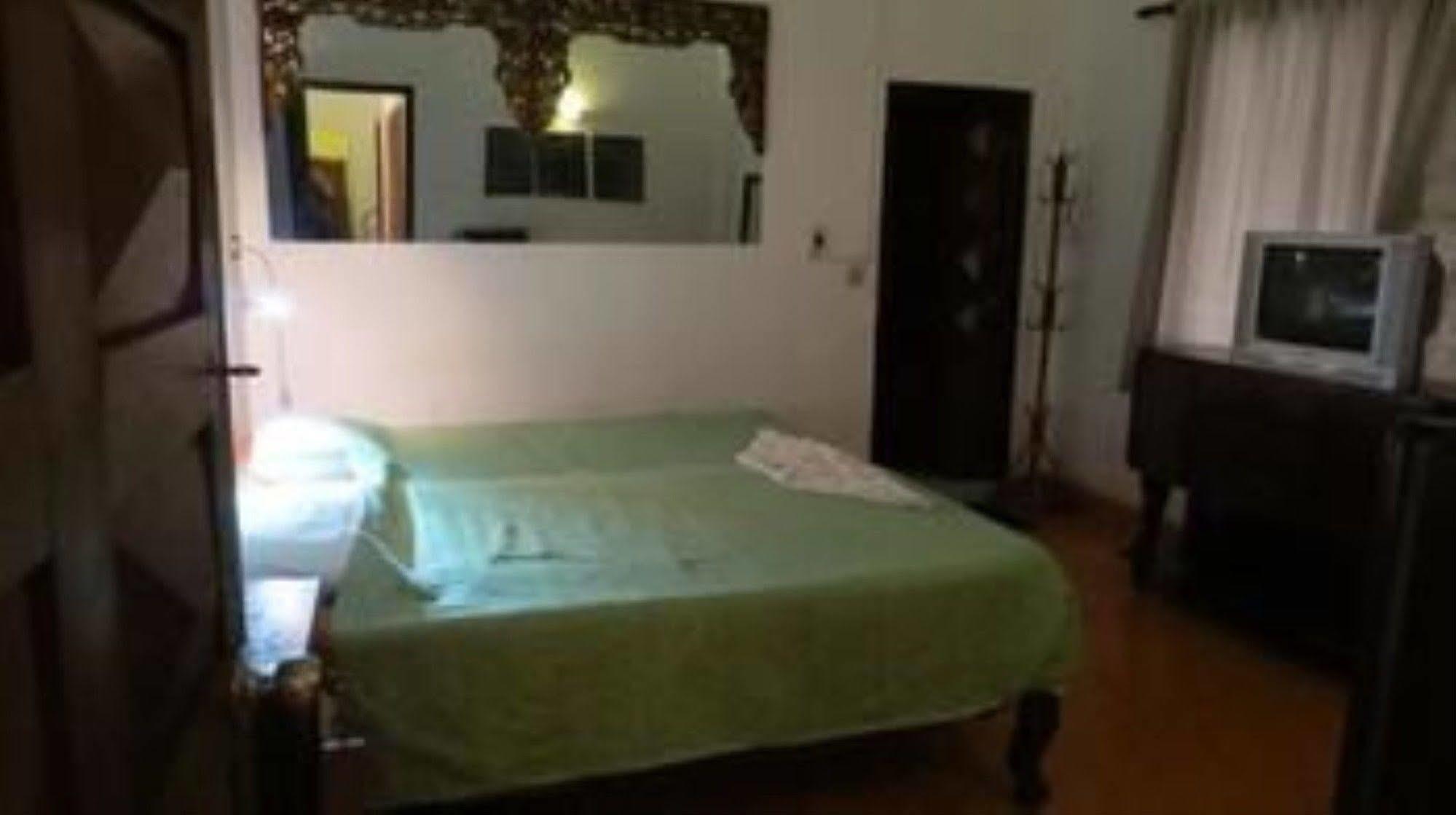 Goldie Guesthouse Phnompen Kültér fotó